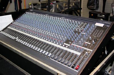  FOR SELL NEW YAMAHA DM1000V2 DIGITAL MIXING CONSOLEProducst like: