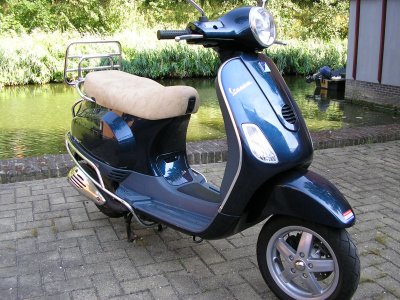 IN NIEUWE STAAT,VESPA 4-takt