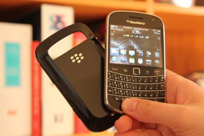  BUY NEW SALES:BlackBerry Porsche Design P'9981,iPhone 4s 32GB,Nokia N9,iPad2