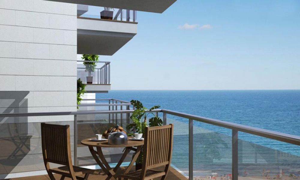 Moderne appartementen direct aan zee te koop in Elche Costa Blanca