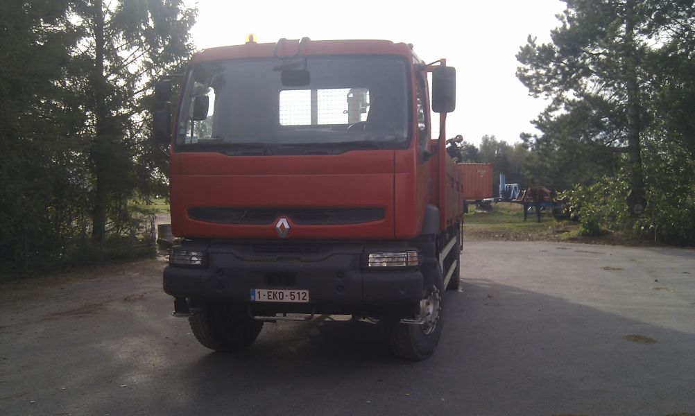 Vrachtwagen met Hiab laadkraan Renault Kerax 260