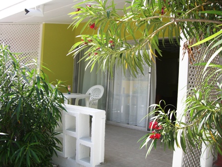 Kleurrijke budget appartementen te huur op Curacao.