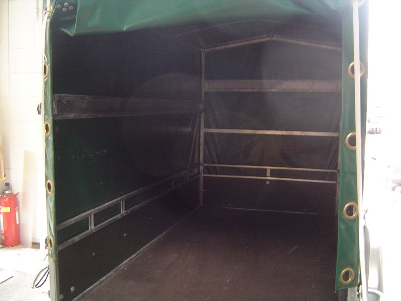 Te huur aanhangwagen met huif lang 2,50 mtr breed 1,30 mtr